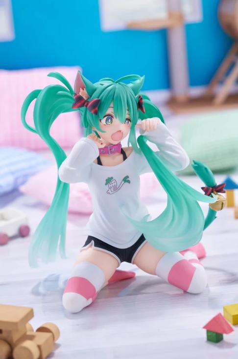 Pre-Order Hatsune Miku - Hatsune Miku Desktop Cute Figure (Cat Ear T-Shirt Ver.)